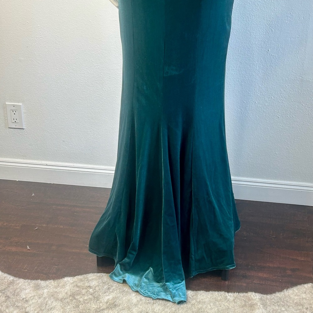Tadashi Shoji Green Velvet Full Length Long Sleeve Gown sz L - Picture 6 of 13